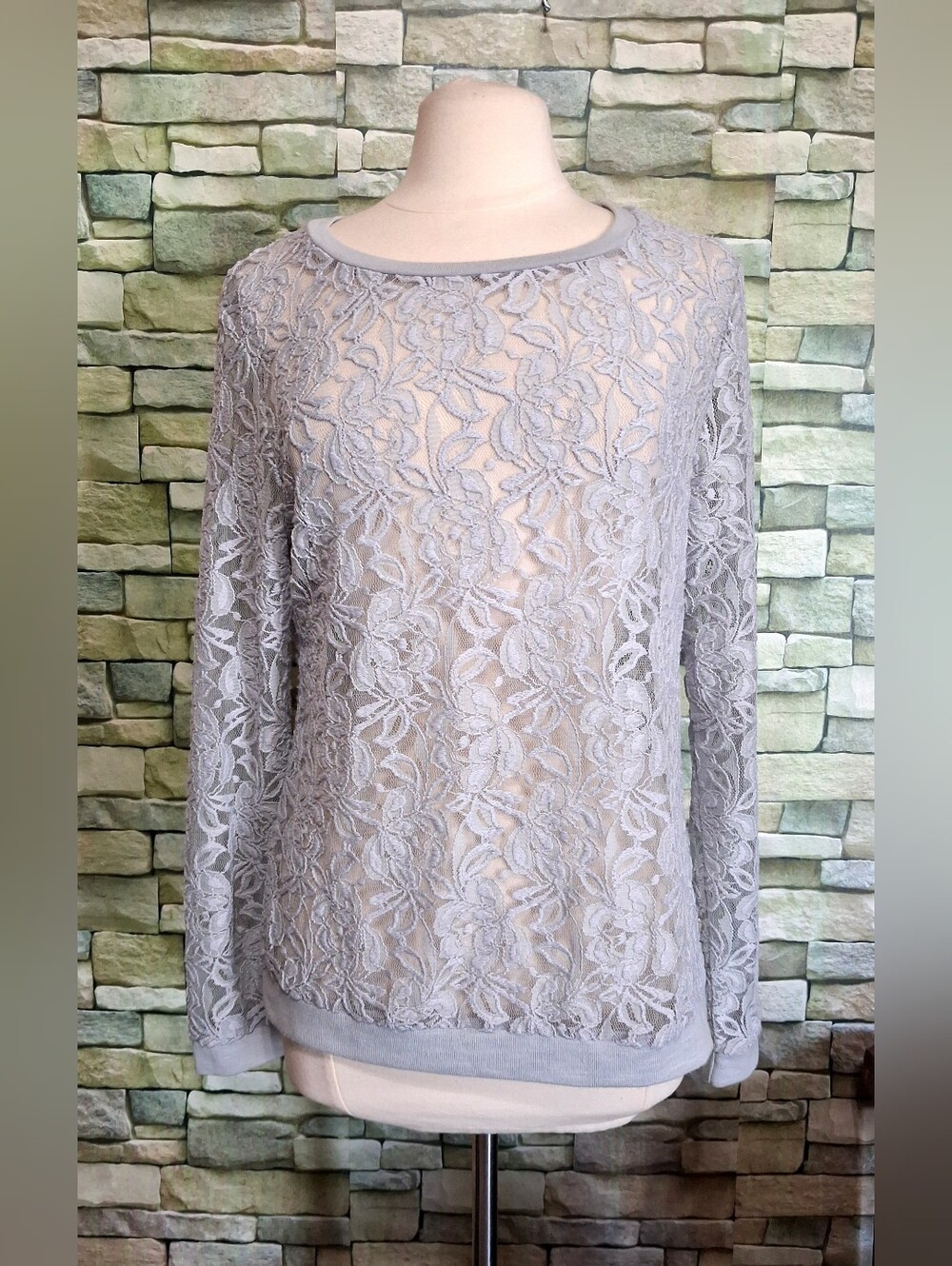 Cato Light Gray Floral Romantic Lace Long Sleeve Top